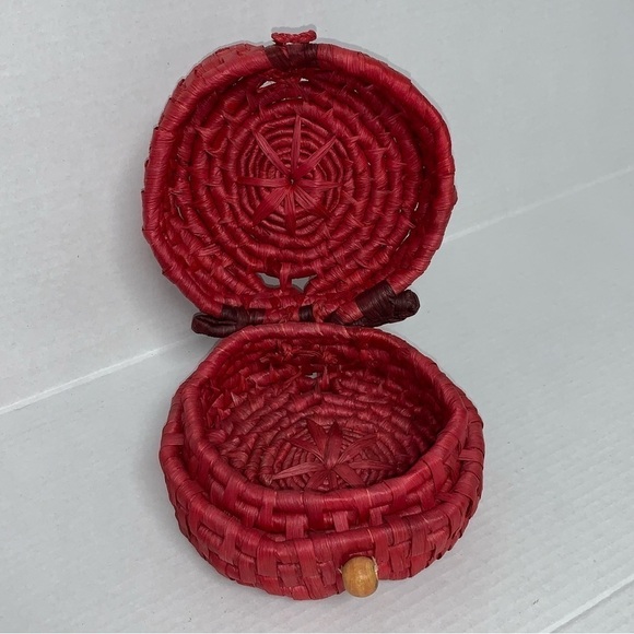 Red Apple Small Braided Clutch Box 6" X 6" X 3" - Picture 5 of 6